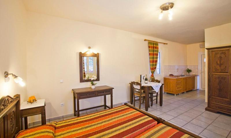 Pefkos Filoxenia Aparthotel Pefki  ภายนอก รูปภาพ